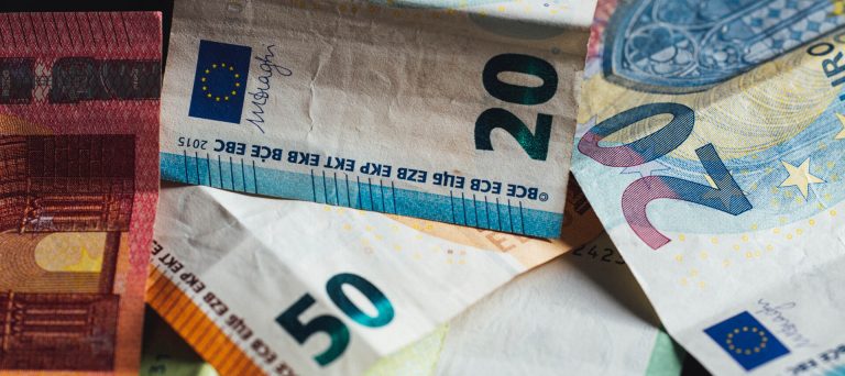 Geldscheine - Abfindung eines GmbH-Gesellschafters: Abfindungsklauseln vs. Gesetz